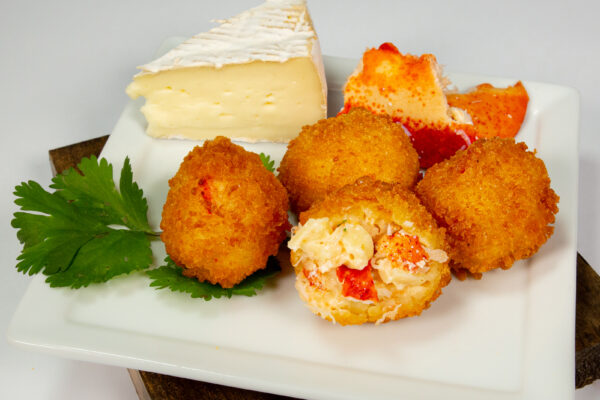 Mac & Cheese Popper with Lobster and Brie